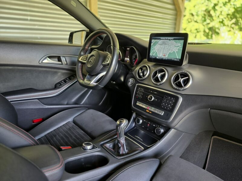 Mercedes CLA 200 Shooting Brake AMG Line I (2013-2019)