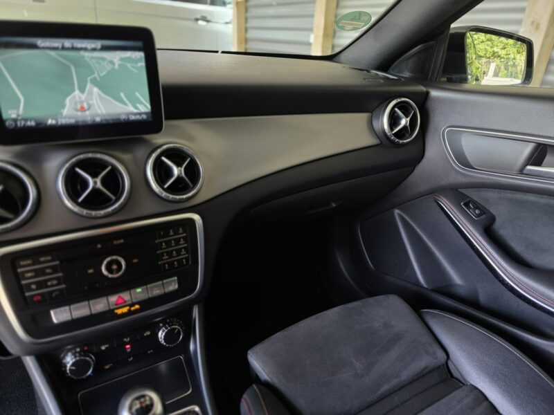 Mercedes CLA 200 Shooting Brake AMG Line I (2013-2019)
