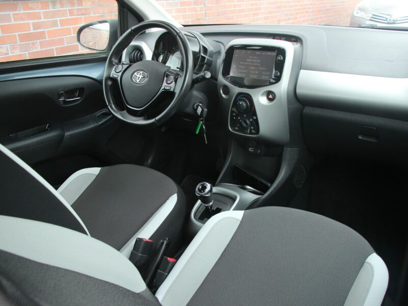 Toyota Aygo Automat*Klima*Kamera*Panel Dotyk*Esp*Led*Bluet*Alu15*Komp*GwarVGS II (2014-)