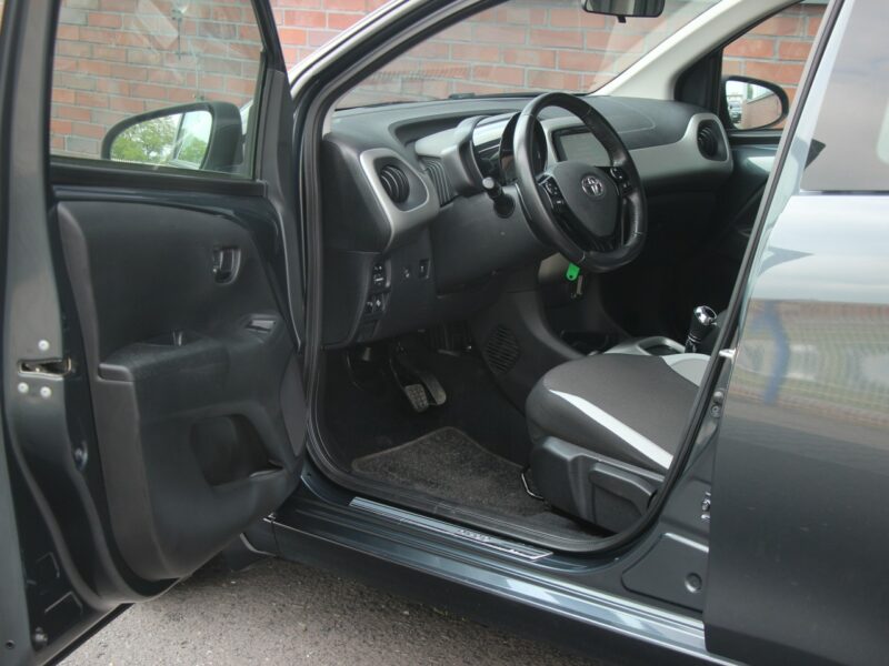 Toyota Aygo Automat*Klima*Kamera*Panel Dotyk*Esp*Led*Bluet*Alu15*Komp*GwarVGS II (2014-)