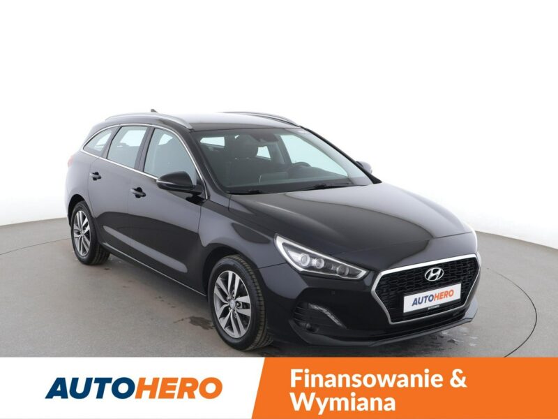 Hyundai i30 navi klima auto grzane fotele i kierownica kamera i czujniki parkowani III (2017-)
