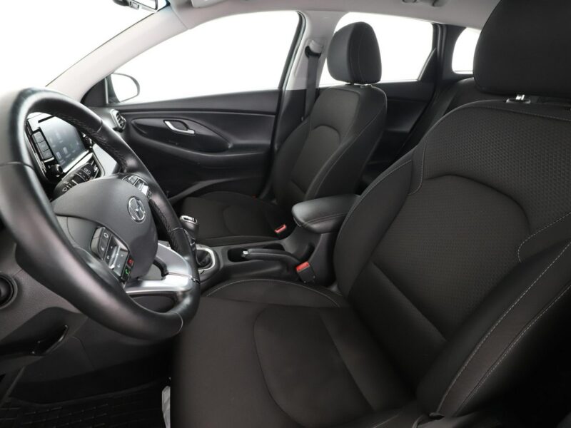 Hyundai i30 navi klima auto grzane fotele i kierownica kamera i czujniki parkowani III (2017-)