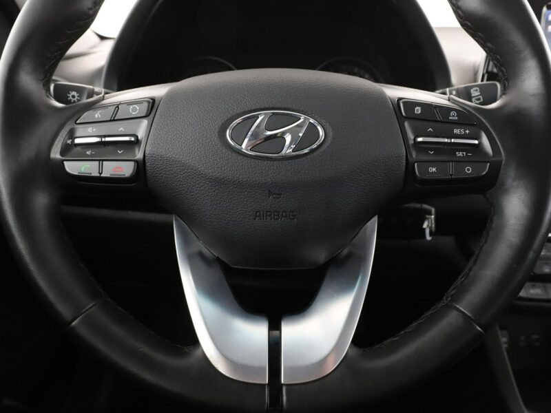 Hyundai i30 navi klima auto grzane fotele i kierownica kamera i czujniki parkowani III (2017-)