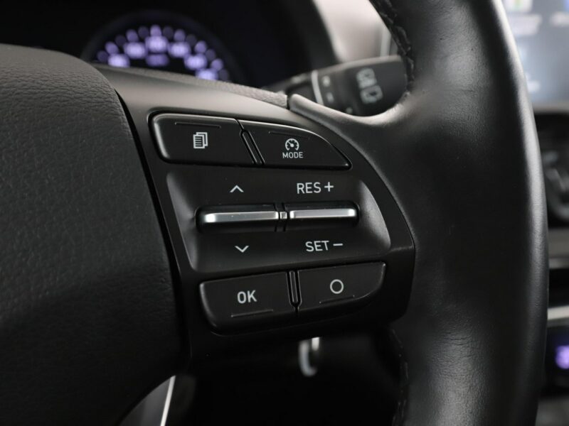 Hyundai i30 navi klima auto grzane fotele i kierownica kamera i czujniki parkowani III (2017-)