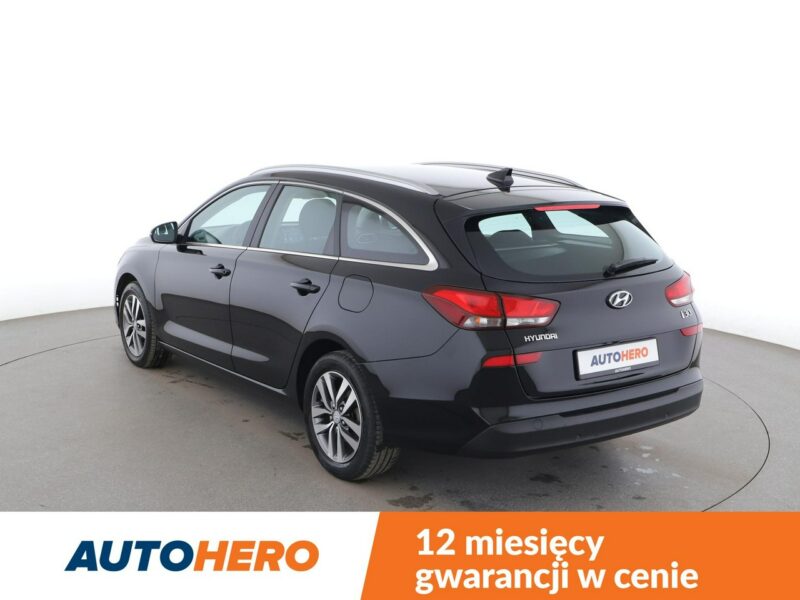 Hyundai i30 navi klima auto grzane fotele i kierownica kamera i czujniki parkowani III (2017-)