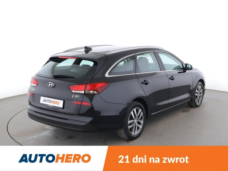 Hyundai i30 navi klima auto grzane fotele i kierownica kamera i czujniki parkowani III (2017-)