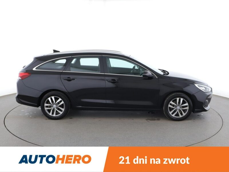 Hyundai i30 navi klima auto grzane fotele i kierownica kamera i czujniki parkowani III (2017-)