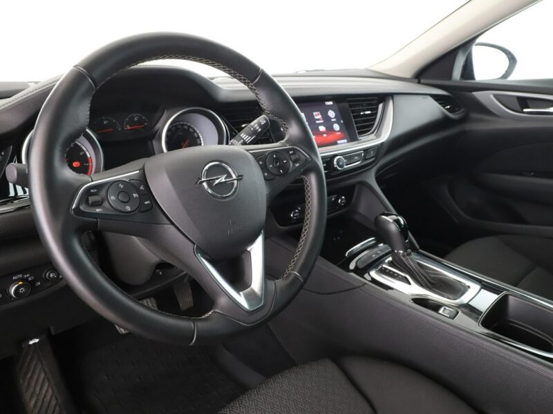Opel Insignia automat klima auto grzane fotele czujniki parkowania hak B (2017-)