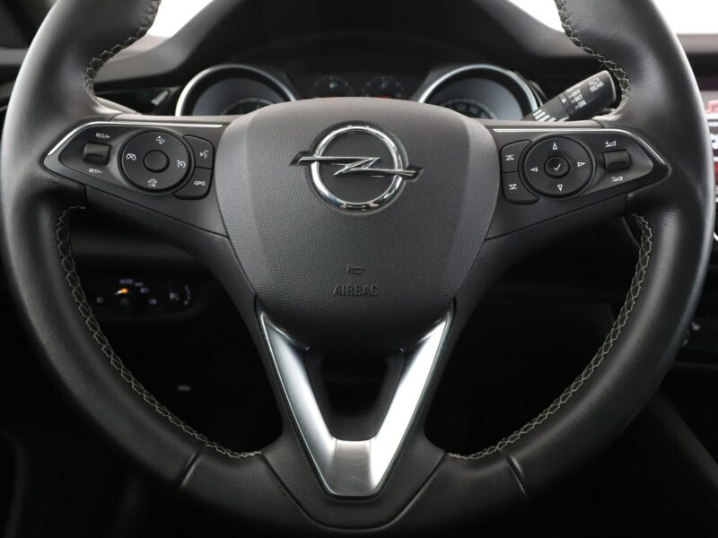 Opel Insignia automat klima auto grzane fotele czujniki parkowania hak B (2017-)