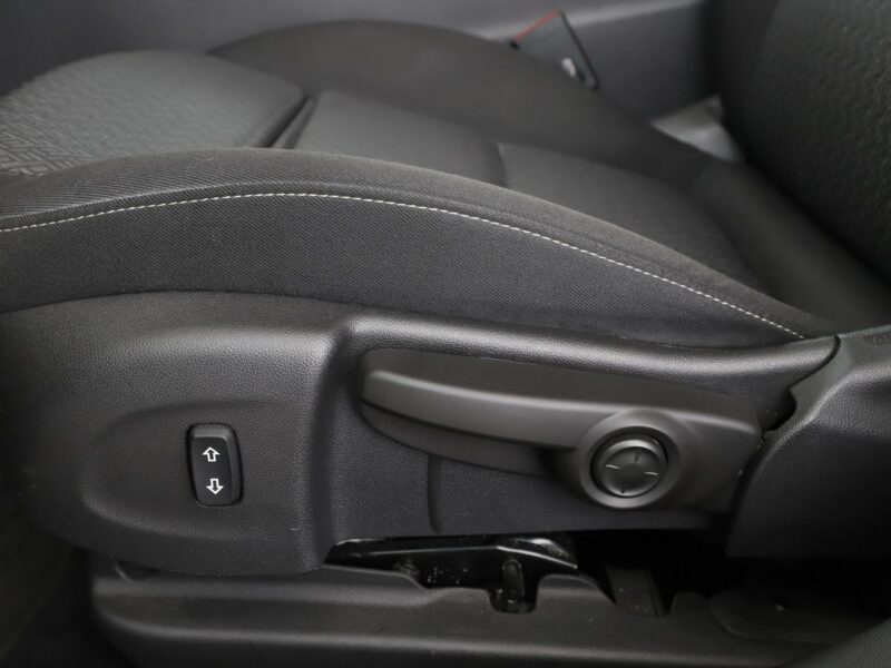 Opel Insignia automat klima auto grzane fotele czujniki parkowania hak B (2017-)