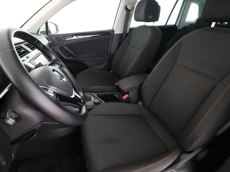 Volkswagen Tiguan GRATIS! Pakiet Serwisowy o wartości 600 zł! II (2016-2024)