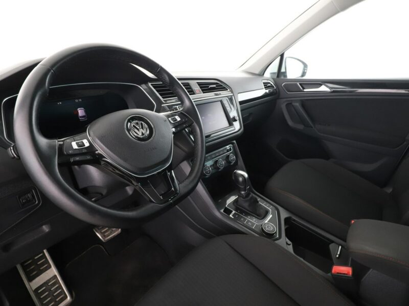 Volkswagen Tiguan GRATIS! Pakiet Serwisowy o wartości 600 zł! II (2016-2024)