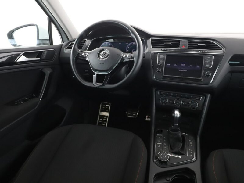 Volkswagen Tiguan GRATIS! Pakiet Serwisowy o wartości 600 zł! II (2016-2024)