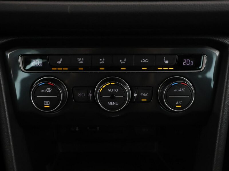 Volkswagen Tiguan GRATIS! Pakiet Serwisowy o wartości 600 zł! II (2016-2024)