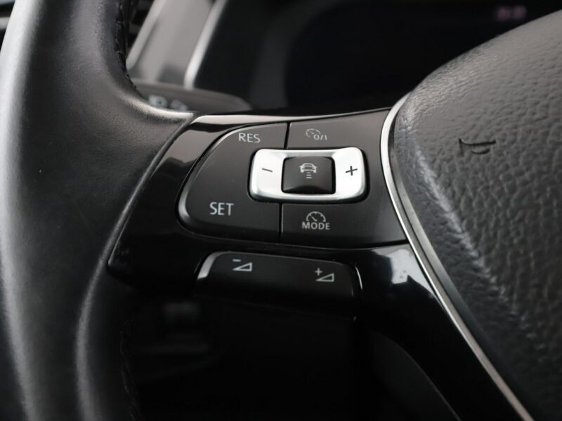 Volkswagen Tiguan GRATIS! Pakiet Serwisowy o wartości 600 zł! II (2016-2024)
