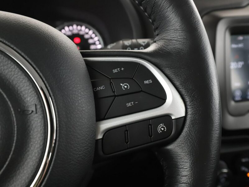 Jeep Renegade klima czujniki parkowania grzane fotele i kierownica I (2014-)
