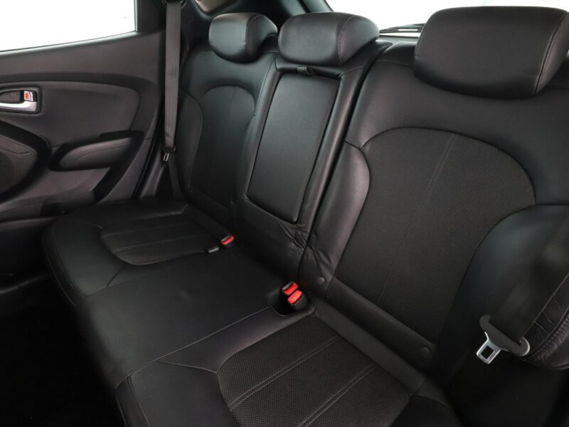 Hyundai ix35 4x4 skóra panorama navi klima auto kamera i czujniki parkowania hak
