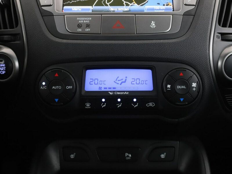 Hyundai ix35 4x4 skóra panorama navi klima auto kamera i czujniki parkowania hak