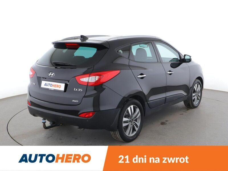 Hyundai ix35 4x4 skóra panorama navi klima auto kamera i czujniki parkowania hak