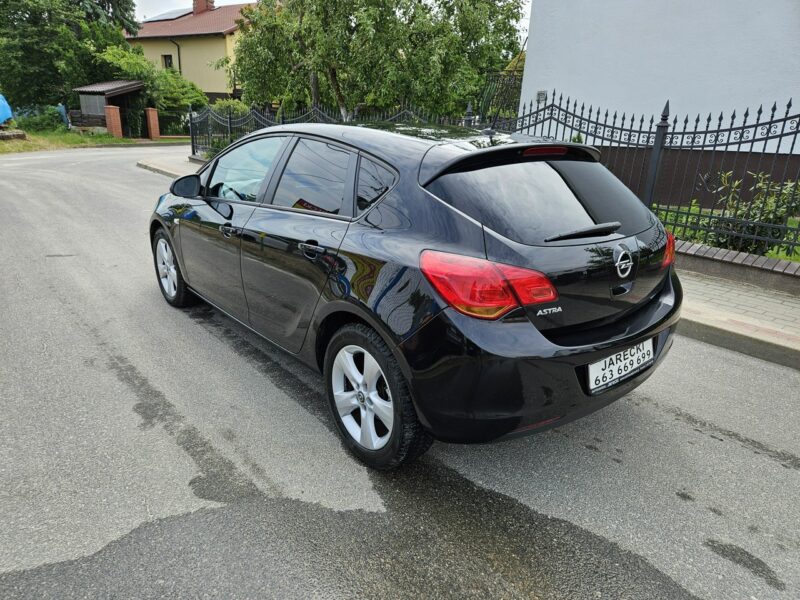 Opel Astra Opłacona Zdrowa Zadbana Serwisowana 1 WŁ Po Serwisie J (2009-2019)