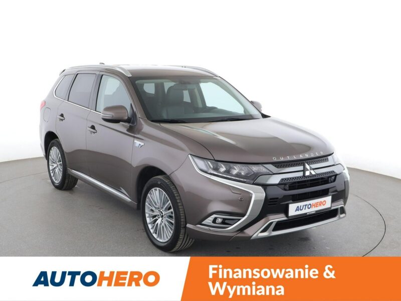 Mitsubishi Outlander PHEV 4X4 Automat Klimatyzacja Bluetooth III (2012-)