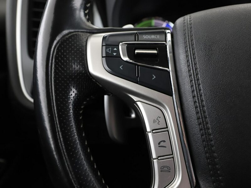 Mitsubishi Outlander PHEV 4X4 Automat Klimatyzacja Bluetooth III (2012-)