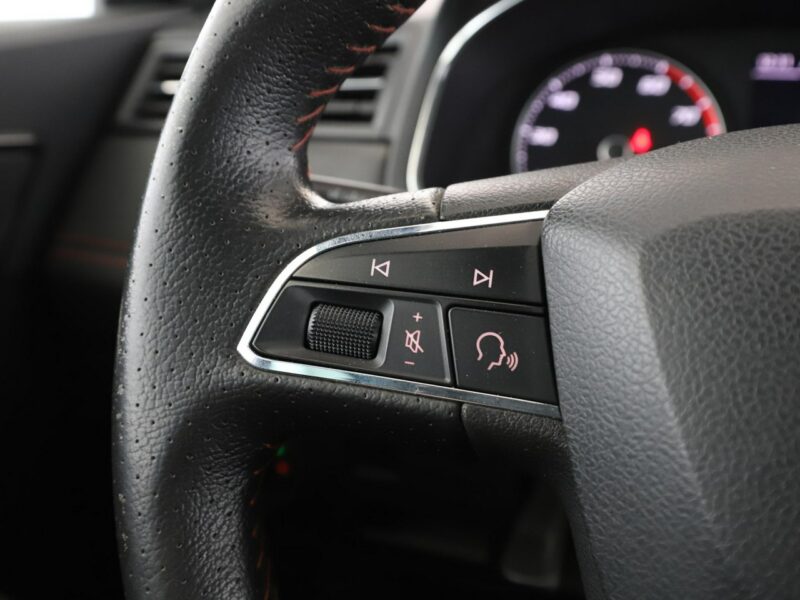 Seat Arona full LED navi klima auto czujniki parkowania