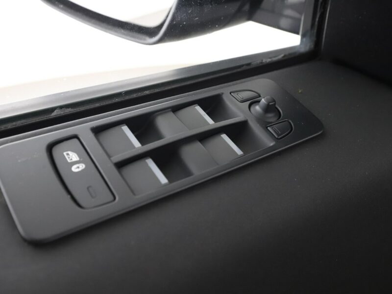 Land Rover Discovery Sport FV23 2.0Td4 MHEV AWD Automat Tempomat Nawigacja Meridian Kamera LED