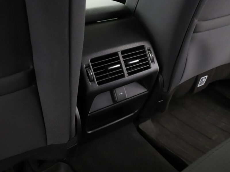 Land Rover Discovery Sport FV23 2.0Td4 MHEV AWD Automat Tempomat Nawigacja Meridian Kamera LED