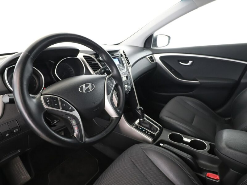 Hyundai i30 AUTOMAT lift PDC grzane fotele półskóra klima-auto tempomat II (2012 - 2016)