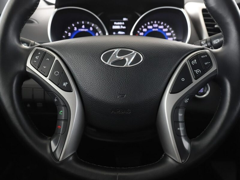 Hyundai i30 AUTOMAT lift PDC grzane fotele półskóra klima-auto tempomat II (2012 - 2016)