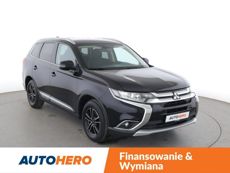 Mitsubishi Outlander klima auto grzane fotele kamera i czujniki parkowania III (2012-)