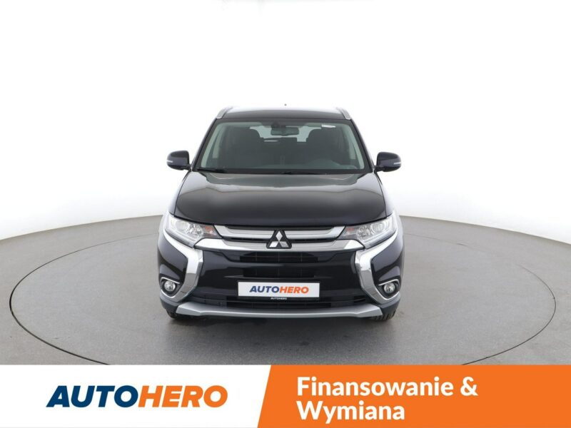 Mitsubishi Outlander klima auto grzane fotele kamera i czujniki parkowania III (2012-)