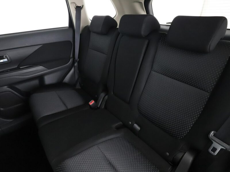 Mitsubishi Outlander klima auto grzane fotele kamera i czujniki parkowania III (2012-)