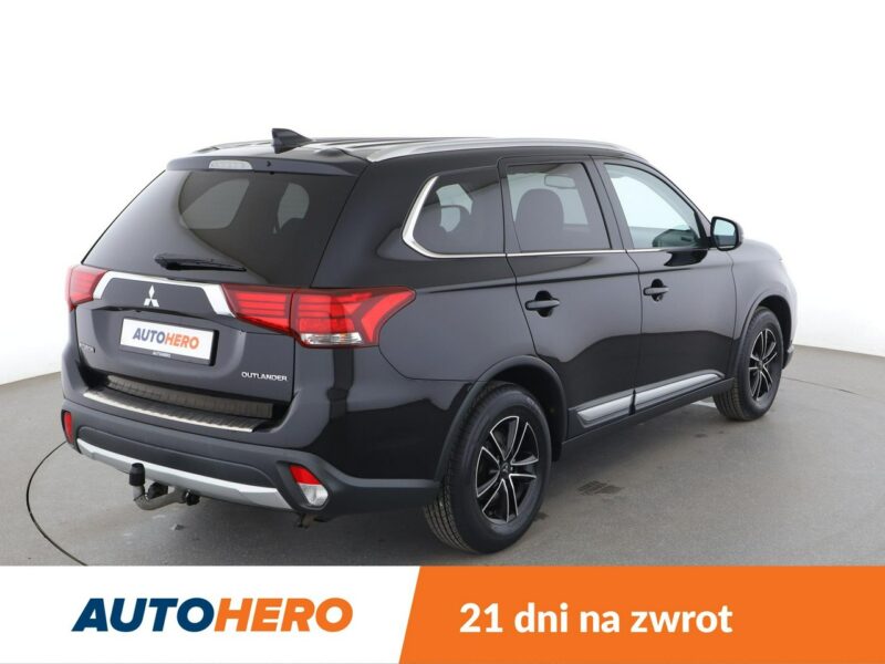 Mitsubishi Outlander klima auto grzane fotele kamera i czujniki parkowania III (2012-)