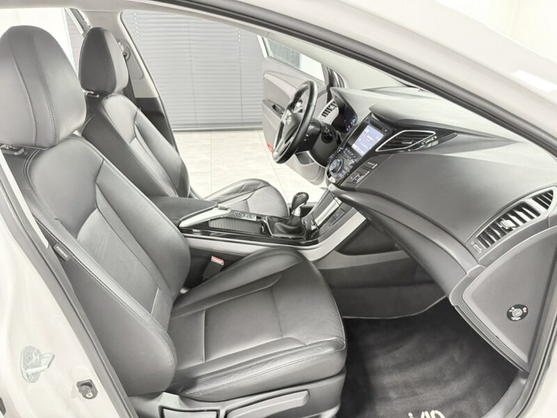 Hyundai i40 1.7CRDi136KM*PREMIUM+Nav*BiXenon*Skóry*Alu*KeyLessGo*LED Dzienne