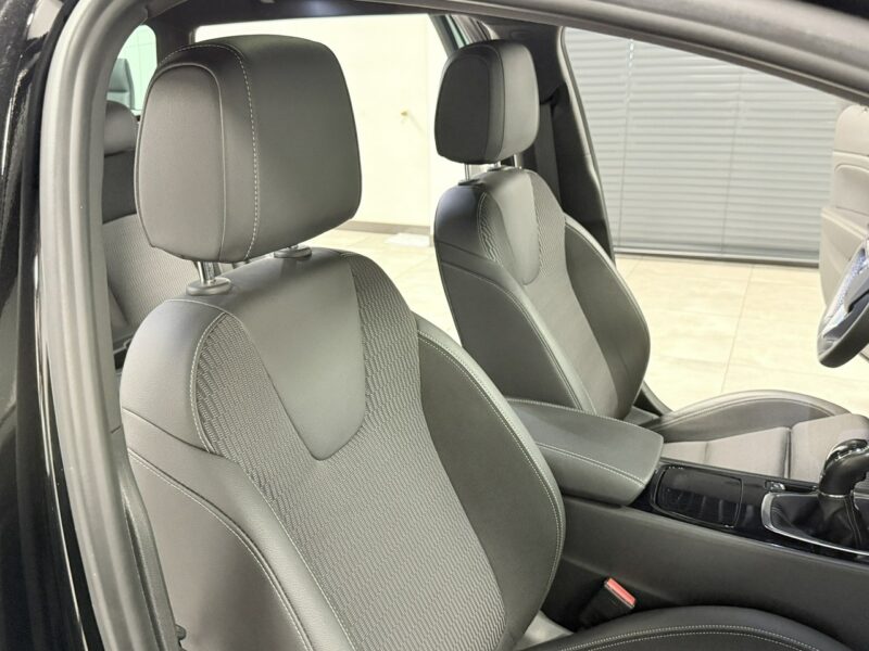 Opel Insignia 2.0 CDTi 170PS* SportsTourer *Dynamic * Matrix * Navi *Skóry* Panorama B (2017-)