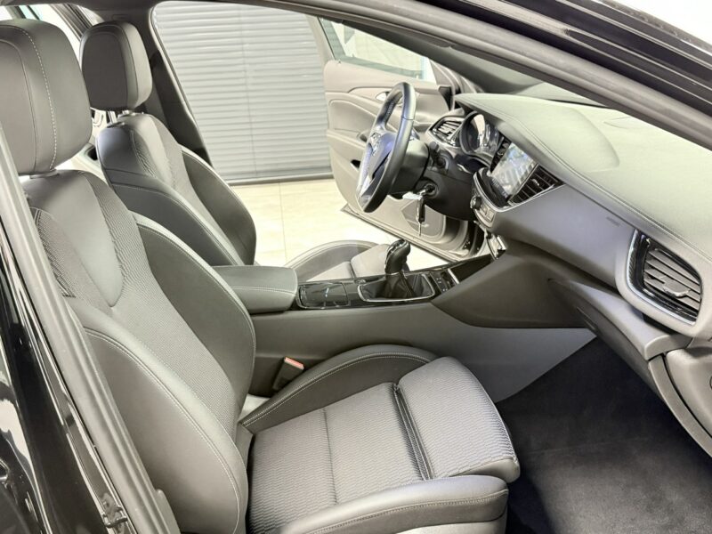 Opel Insignia 2.0 CDTi 170PS* SportsTourer *Dynamic * Matrix * Navi *Skóry* Panorama B (2017-)