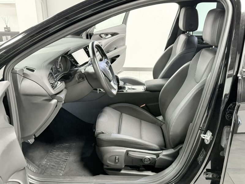 Opel Insignia 2.0 CDTi 170PS* SportsTourer *Dynamic * Matrix * Navi *Skóry* Panorama B (2017-)