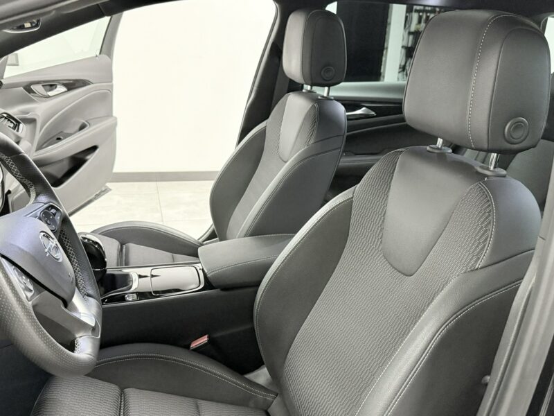 Opel Insignia 2.0 CDTi 170PS* SportsTourer *Dynamic * Matrix * Navi *Skóry* Panorama B (2017-)