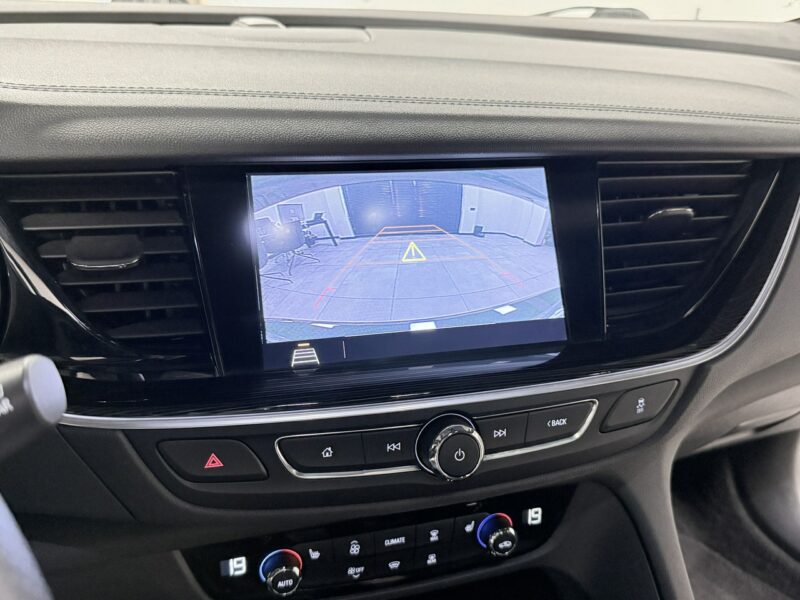 Opel Insignia 2.0 CDTi 170PS* SportsTourer *Dynamic * Matrix * Navi *Skóry* Panorama B (2017-)