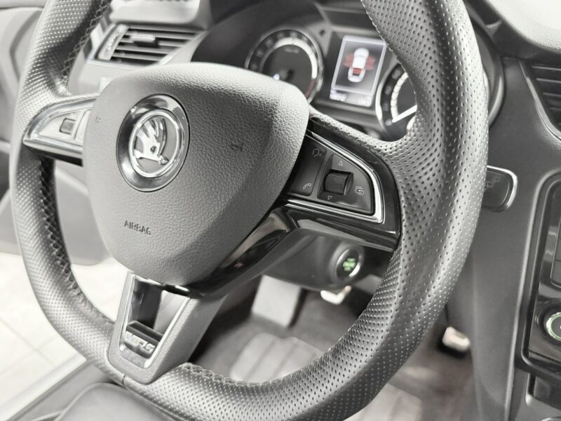 Škoda Octavia RS 2.0 TDI 184KM*VRSMode*KeyLess*LED*Bi-Xenon*Navi*KESKIN 19" *Niemiec III (2013-)