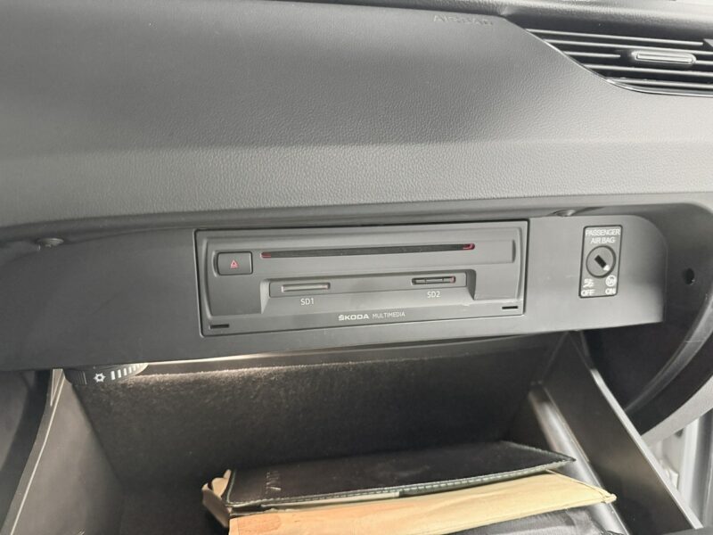 Škoda Octavia RS 2.0 TDI 184KM*VRSMode*KeyLess*LED*Bi-Xenon*Navi*KESKIN 19" *Niemiec III (2013-)