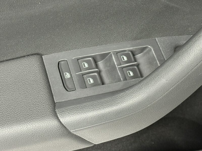Škoda Octavia RS 2.0 TDI 184KM*VRSMode*KeyLess*LED*Bi-Xenon*Navi*KESKIN 19" *Niemiec III (2013-)
