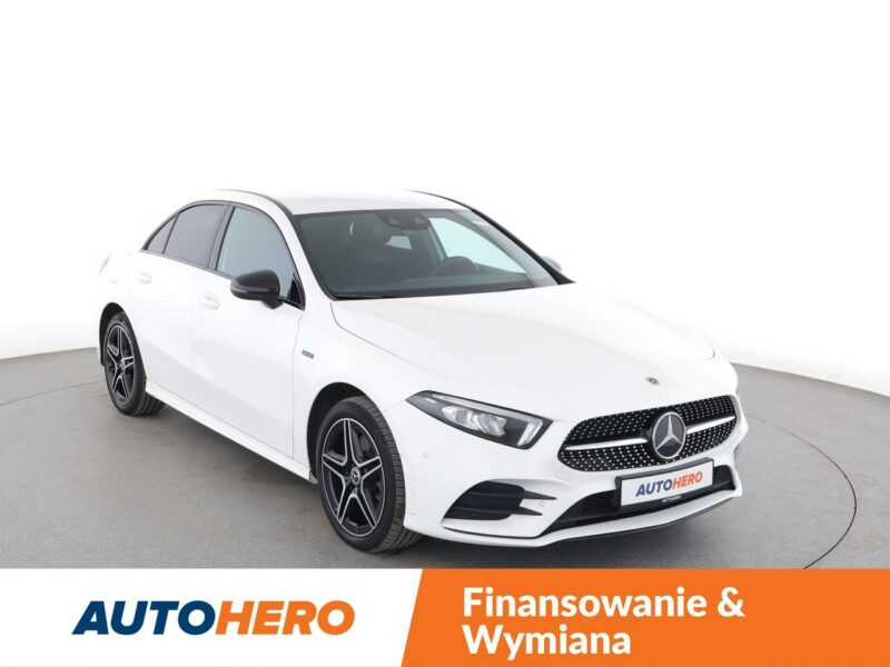 Mercedes A 250 FV23% PHEV AMG skóra/alcantara full LED navi kamery W177 (2018-)