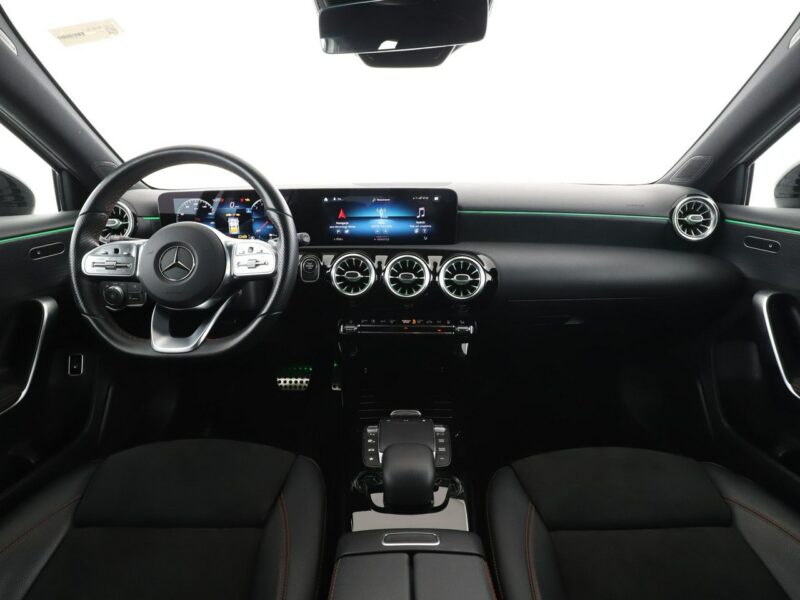 Mercedes A 250 FV23% PHEV AMG skóra/alcantara full LED navi kamery W177 (2018-)