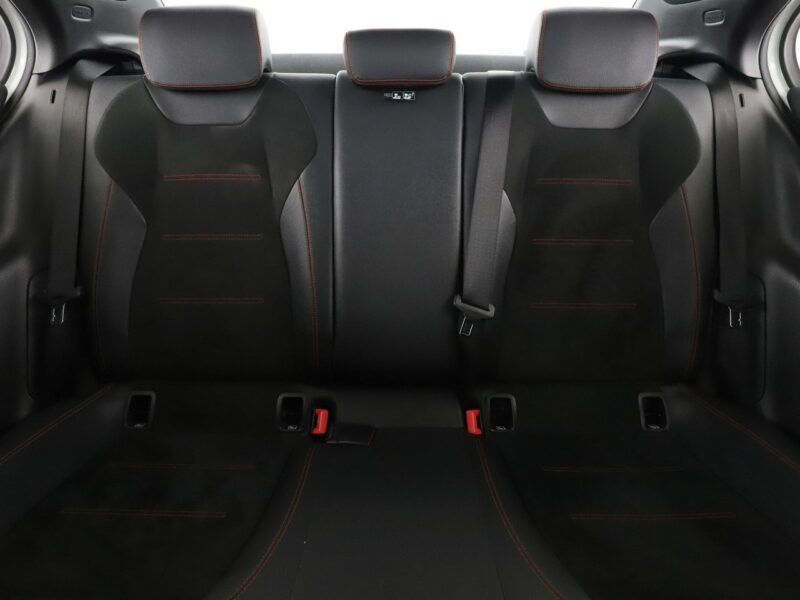 Mercedes A 250 FV23% PHEV AMG skóra/alcantara full LED navi kamery W177 (2018-)