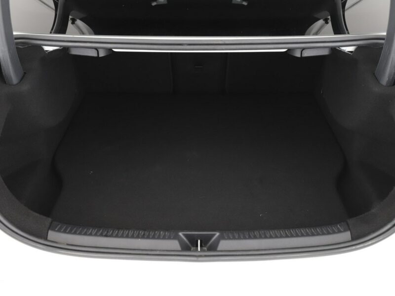 Mercedes A 250 FV23% PHEV AMG skóra/alcantara full LED navi kamery W177 (2018-)