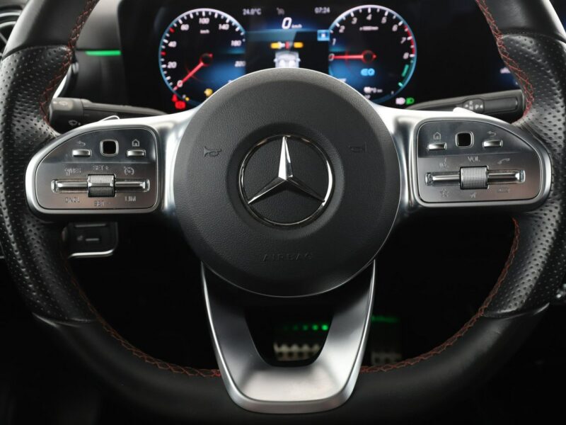 Mercedes A 250 FV23% PHEV AMG skóra/alcantara full LED navi kamery W177 (2018-)