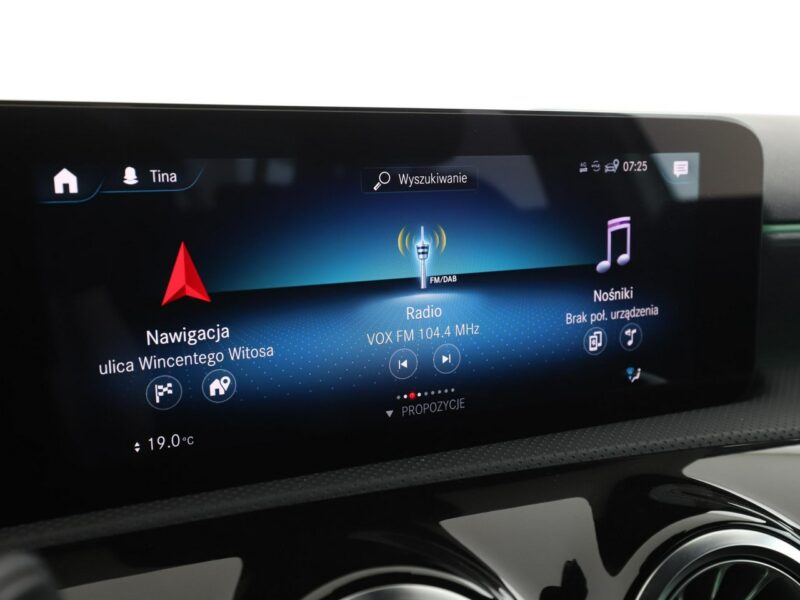 Mercedes A 250 FV23% PHEV AMG skóra/alcantara full LED navi kamery W177 (2018-)